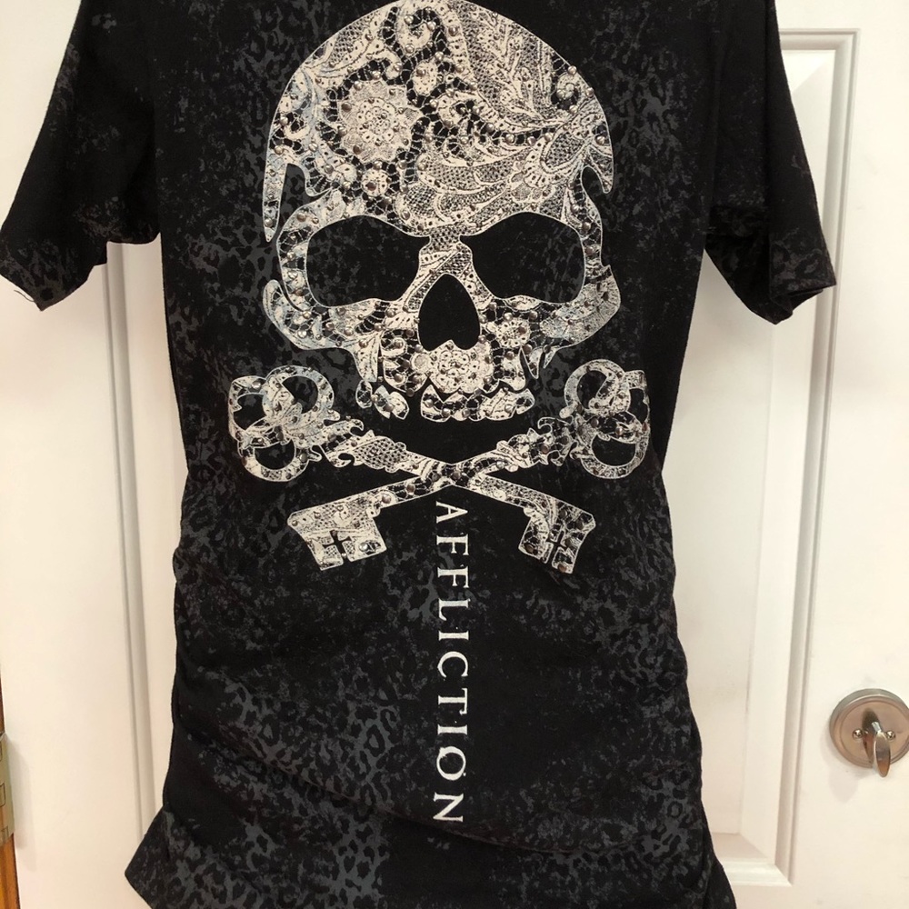 Women’s affliction tee